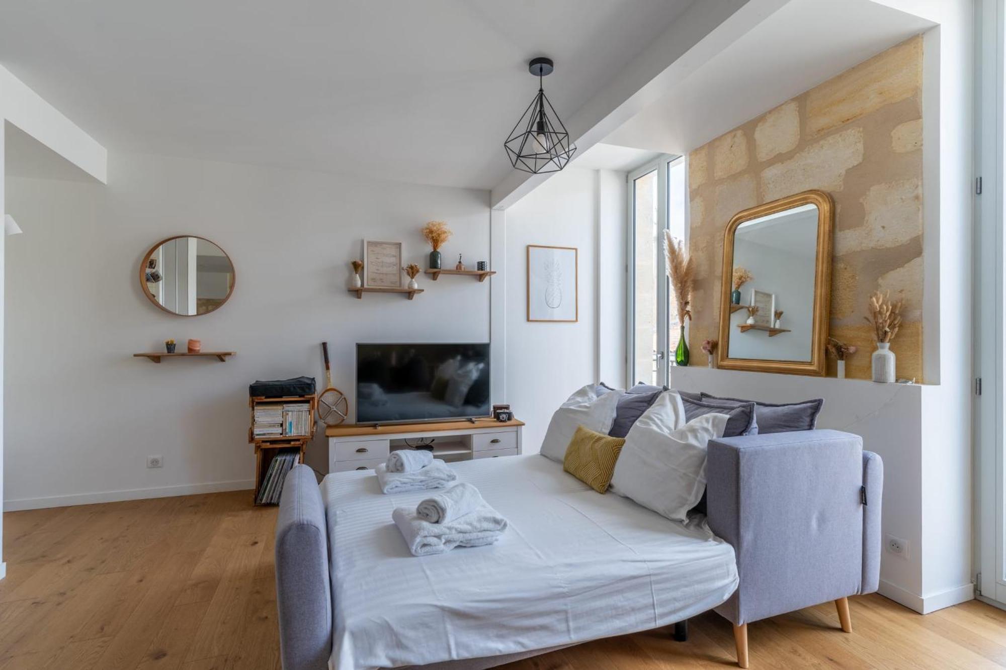 Charming Apartment In Bordeaux - Welkeys Exterior photo